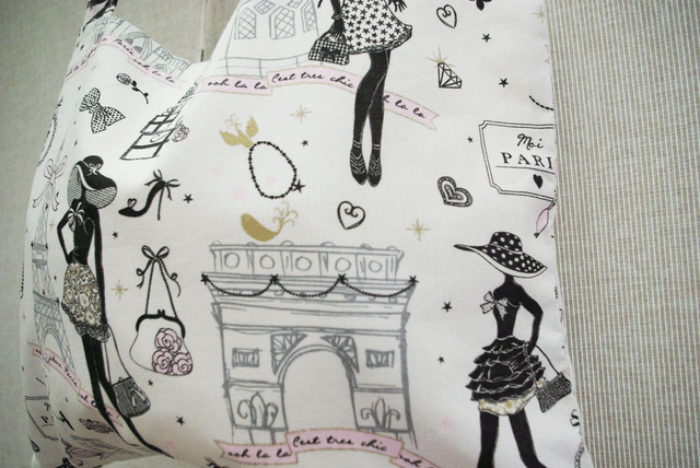 926.01-Tote bag "la petite robe noire"  sans fermeture L40 x H30 cm