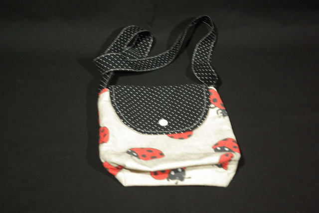 932-Sac fille bandoulière "coccinelle" L20 x H20 cm