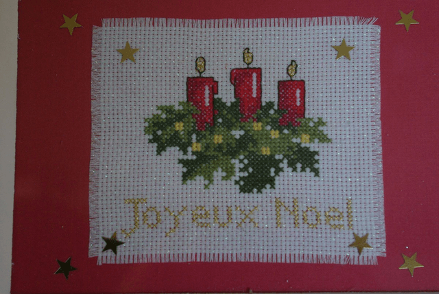 852-Plateau brodé Noël L25,5 x l18 x H5 cm