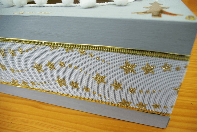 870.13-Boîte à mouchoirs "joyeux Noël" L25xl12xH11 cm