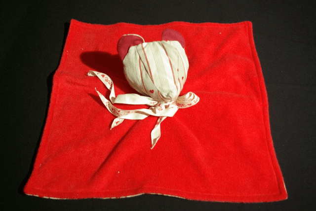 659-Doudou souris &quot;Love&quot; ROUGE 40 x 40 cm
