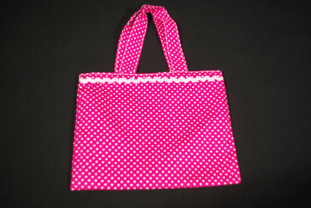 922-Sac enfant rouge à pois blanc L20 x H16 cm
