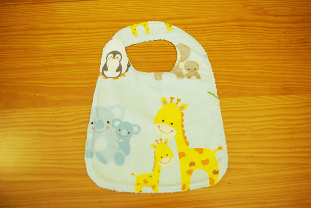 100.00-Bavoir bébé &quot;animaux&quot; L22 X H32 cm
